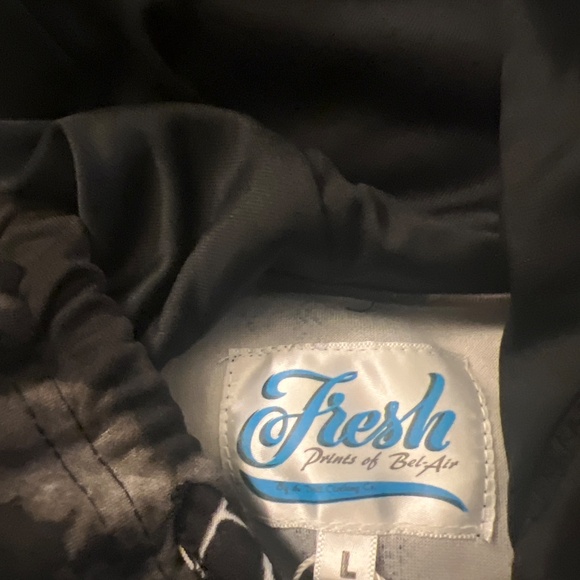 Fresh Prints Of Bel Air Men's Pullover Hoodie - Picture 4 of 5